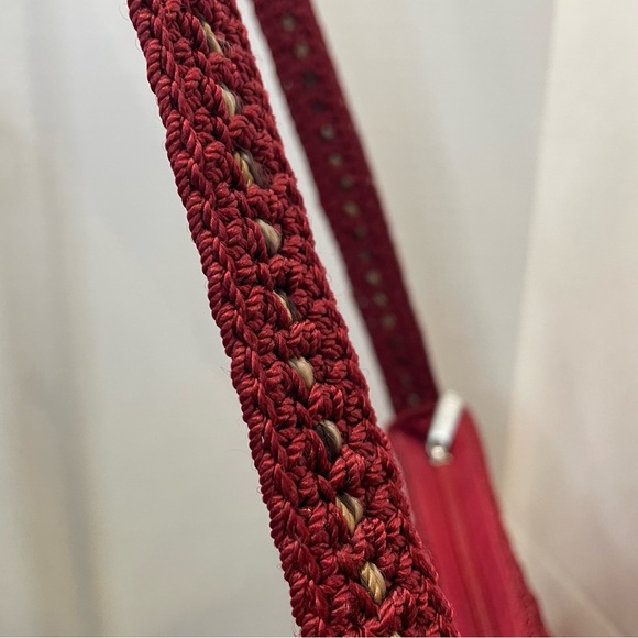 The Sak Burgundy Crochet Shoulder/crossbody bag purse. Pre-owned. Zip closure. - Picture 5 of 13